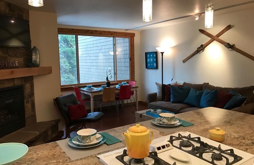 Truckee Condo | Modern Ski Trails slopeside condo: Ski-in & Ski-out - Be Home for Lunch!