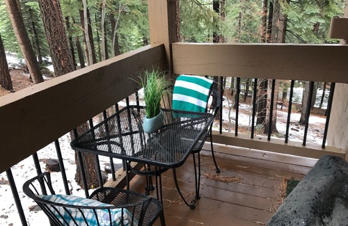 Truckee Condo | Modern Ski Trails slopeside condo: Ski-in & Ski-out - Be Home for Lunch!