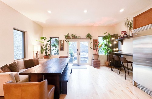 Old Town House | Modern- Smart Home in Wicker Park