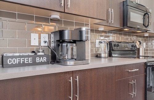 Southeast Edmonton House | Modern South Edmonton 4-Bedroom, 2.5 Bath Townhouse with Office & Double Garage