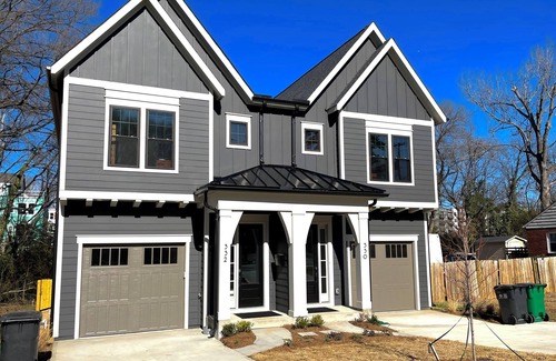 Charlotte House | Modern South End Home that Sleeps 10 - Walk to Breweries!
