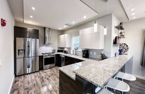 Lair Hill Condo | Modern South Portland Luxury Condo Offering City & Mountain Views