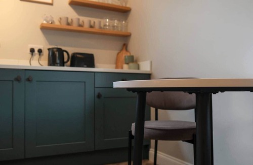 Southville Apartment | Modern Southville Escape | City & Harbourside