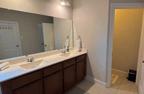 Pflugerville House | Modern Space Near Tesla & Waterpark | Free Parking