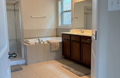 Pflugerville House | Modern Space Near Tesla & Waterpark | Free Parking