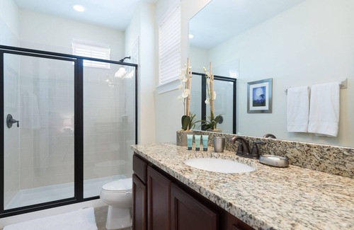West Kissimmee Resort | Modern|Spacious|10br|Sleeps 20|10mintoDisney|PrivatePool|Villa
