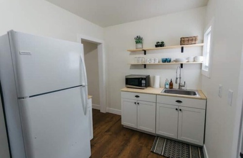 Dayton House | Modern & Spacious 2 Bedroom Home in Daytonn