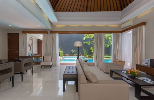 Sunset Road Villa | Modern Spacious 2 BR Villa Seminyak ENTR
