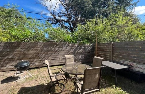 Windsor Park House | Modern & Spacious 2Bd Townhome Close to DT and UT
