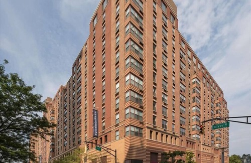 Hoboken Apartment | Modern & Spacious 2BR | Kitchen & Laundry | Perfect for Medical | Hoboken