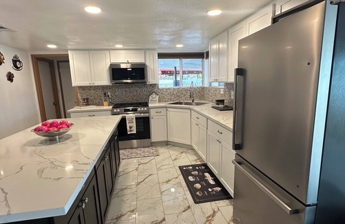 Casa Grande House | Modern & Spacious 3-Bedroom 2-bathroom Home