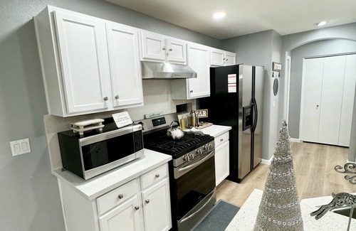 Blue Diamond Ranch House | Modern & Spacious 3 Bed/2 Bath-Sleeps 8, Near Airport, Strip & Stadium