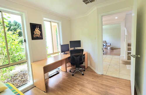 Belrose House | Modern spacious 5-bedroom home in Northern Beaches