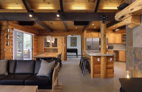 Sisters House | Modern Spacious Cabin Nestled on Several Acres of Scenic Land!