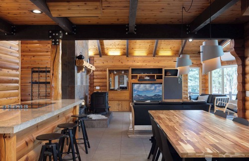 Sisters House | Modern Spacious Cabin Nestled on Several Acres of Scenic Land!