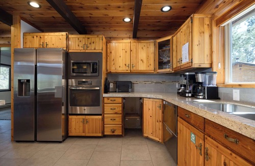 Sisters House | Modern Spacious Cabin Nestled on Several Acres of Scenic Land!