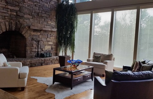 Fayetteville House | Modern, Spacious Home, Steps Away From Fayetteville Country Club! Monthly Rental