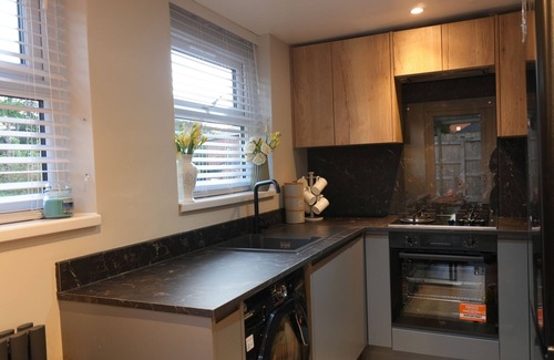 Oldham House | Modern, Spacious Home Near Manchester