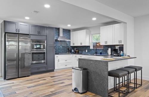 East MLK House | Modern Spacious min to Downtown/Domain *King Bed*