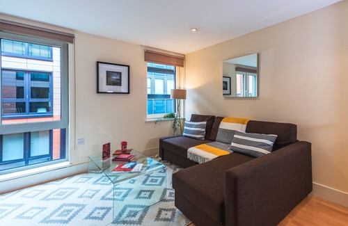 Queenhithe Apartment | Modern & Spacious One Bed Serviced Apartment near Blackfriars