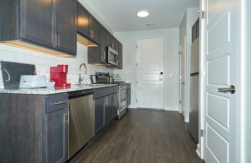 Downtown Indianapolis Apartment | Modern & Spacious Studio Apt w/Pool & Gym