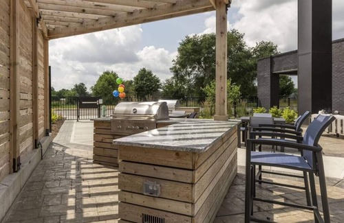 Downtown Indianapolis Apartment | Modern & Spacious Studio Apt w/Pool & Gym