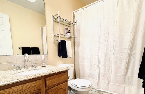 Lakewood House | Modern, spacious townhome 10 minutes from Red Rocks!