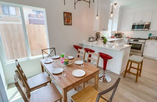 Imperial Beach House | Modern & Spacious 3-Bedroom Home w Garage, 5 min to Beach, Downtown