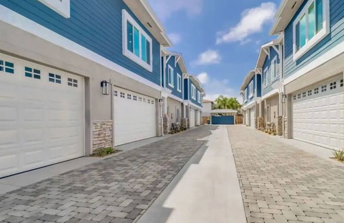 Imperial Beach House | Modern & Spacious 3-Bedroom Home w Garage, 5 min to Beach, Downtown