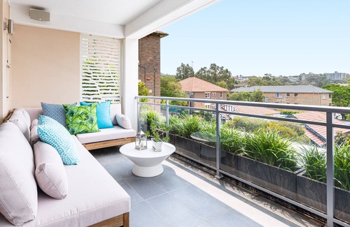 Randwick Apartment | Modern & Spacious, Walk to Coogee Beach