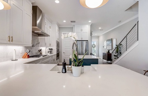 SoHo House | Modern/Spacious Walkers Paradise SoHo Townhome w/Fenced Yard/Patio Grill