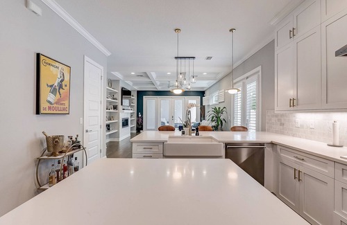 SoHo House | Modern/Spacious Walkers Paradise SoHo Townhome w/Fenced Yard/Patio Grill
