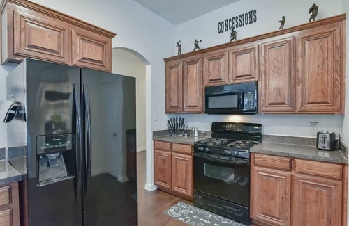 Mansfield House | ★ Modern Sports Theme Getaway near AT&T & BLD★