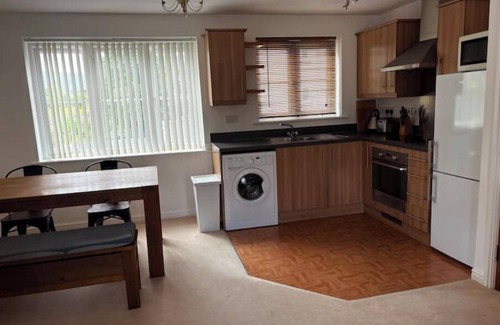 Pontardulais Apartment | Modern, Spotless Flat Near M4,Free Parking & Wi-Fi
