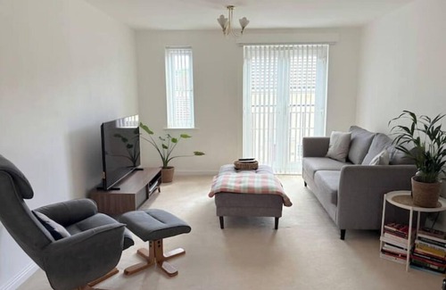 Pontardulais Apartment | Modern, Spotless Flat Near M4,Free Parking & Wi-Fi