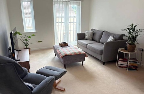 Pontardulais Apartment | Modern, Spotless Flat Near M4,Free Parking & Wi-Fi