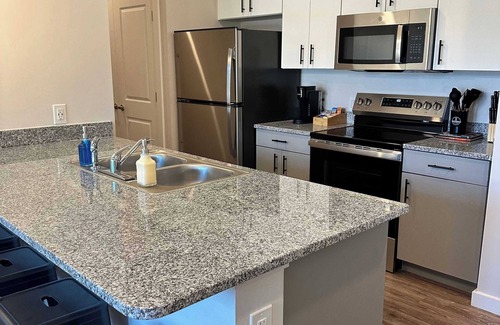 Cincinnati Apartment | Modern Stay Close to Dining & Entertainment