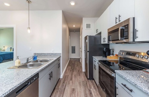 Cincinnati Apartment | Modern Stay Close to Dining & Entertainment