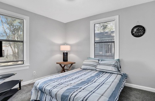 Murray Hill House | Modern stay close to downtown with a large yard, and central air-conditioning