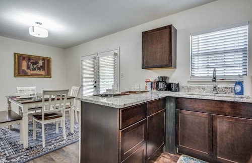 West San Antonio House | Modern Stay for BMT & SeaWorld Trips | Private W/D