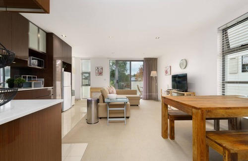 Campbell Apartment | Modern Stay in Campbell Near Canberra Centre