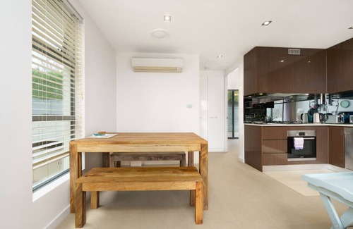 Campbell Apartment | Modern Stay in Campbell Near Canberra Centre