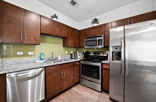 West Campus Apartment | Modern Stay W/Resort-Style Perks | 0.7 Mi from UT!