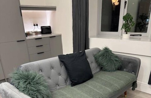 Bedlington Apartment | Modern Studio Apartment