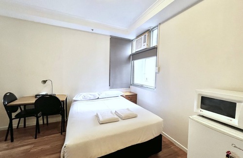 Carlton South Apartment | Modern Studio Apartment in Prime Melbourne CBD Location