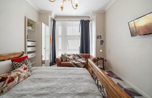 West Ealing Apartment | Modern Studio Apartment