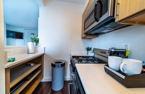 Alexandria West Apartment | Modern Studio Apt w/all Amenities Near D.C.