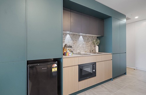 North Fremantle Apartment | Modern Studio in Fremantle with Stunning Rooftop