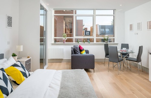 Tottenham Green Apartment | Modern Studio flat in Seven Sisters London