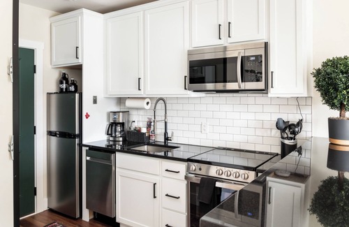 Bellaire Apartment | Modern Studio in New Boutique Resort with Fire Pit, Hot Tubs, Sauna, & More!